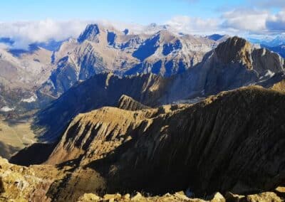 Montañas escarpadas del Pirineo en el Parque Nacional de Ordesa